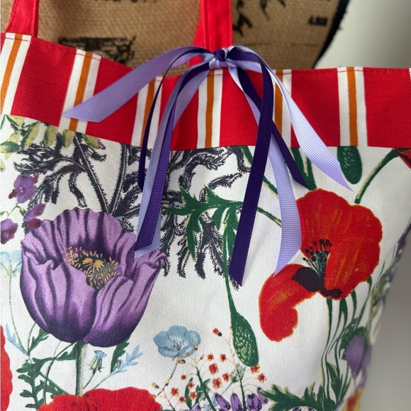 Floral Tote - Picture 3 of 7